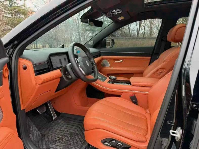 华为智选问界 后面外观三