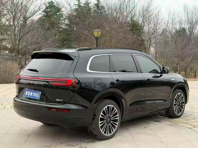 华为智选问界 内饰前排