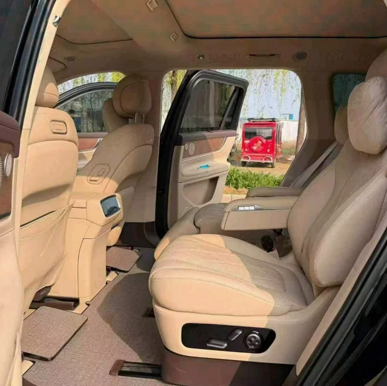 华为智选问界 后面外观三