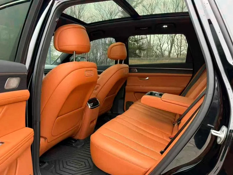 华为智选问界 后面外观一