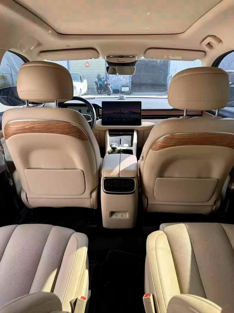 华为智选问界 正面外观三