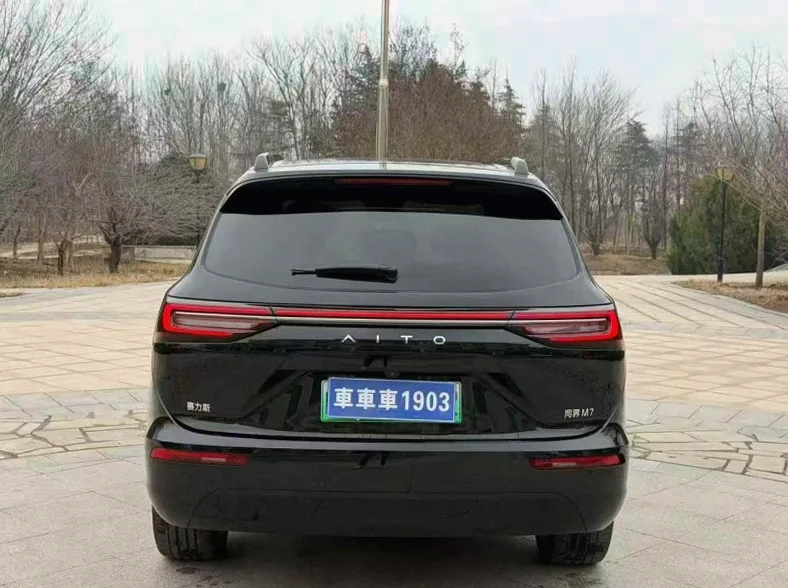 华为智选问界 内饰后排