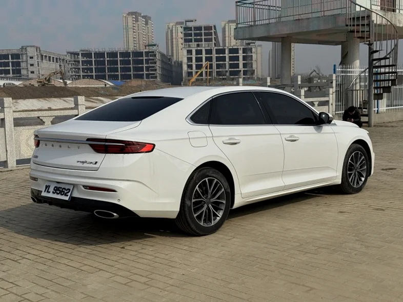 吉利星瑞 驾驶室