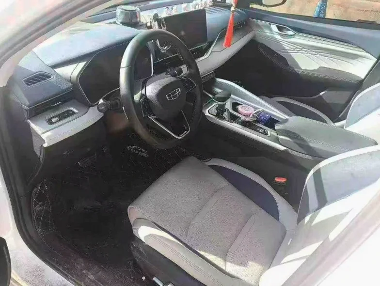 吉利星瑞 后面外观一