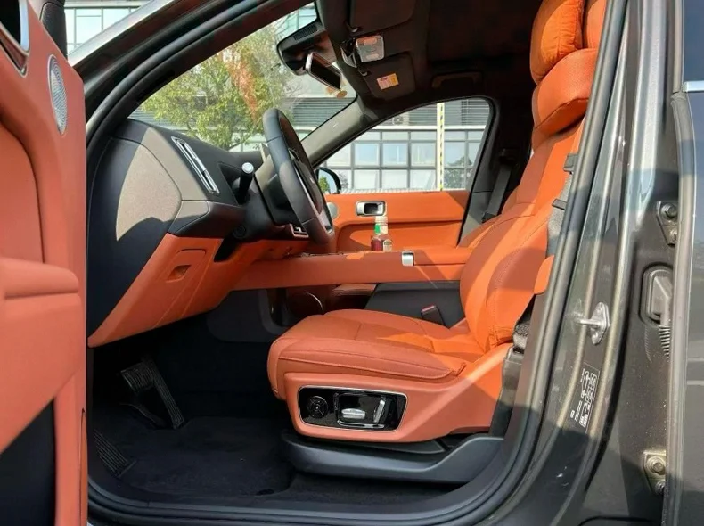 理想L7 内饰后排