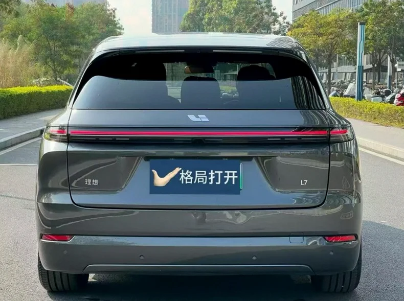 理想L7 后面外观一