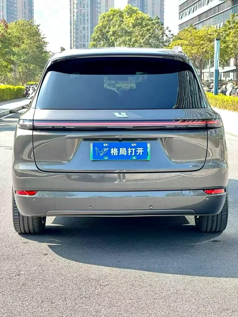 理想L9 后面外观二