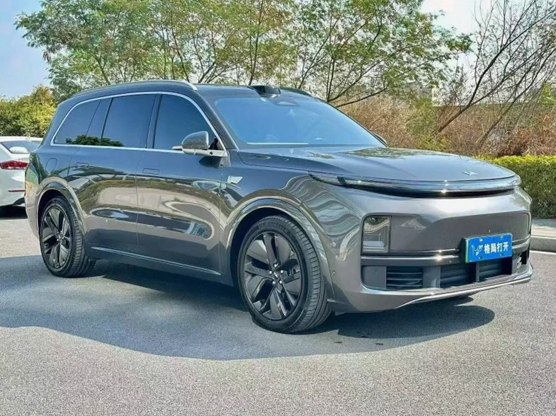 理想L9 正面外观二