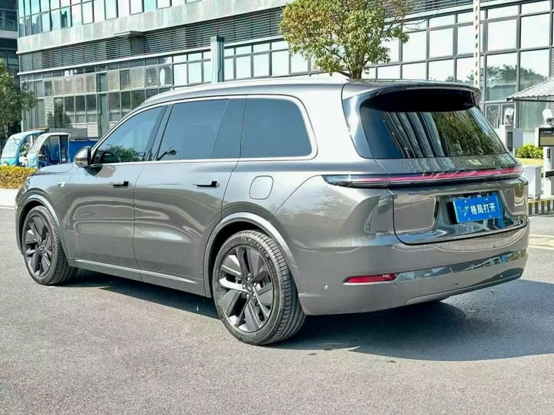 理想L9 后面外观一