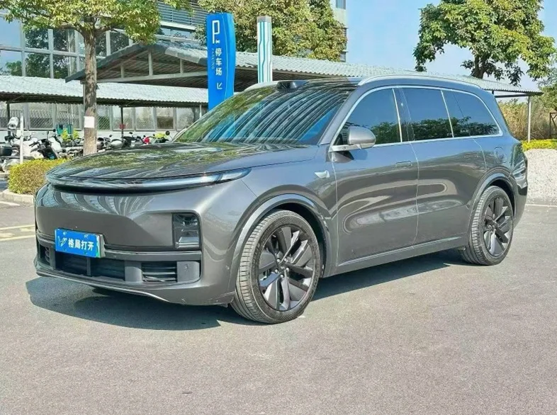 理想L9 正面外观三