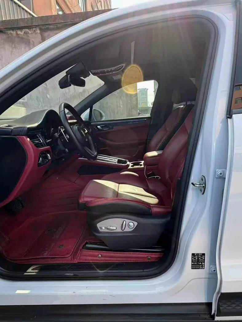 保时捷Macan 后面外观二