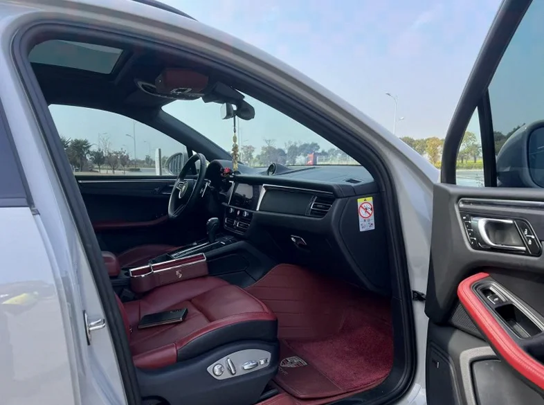 保时捷Macan 后面外观二