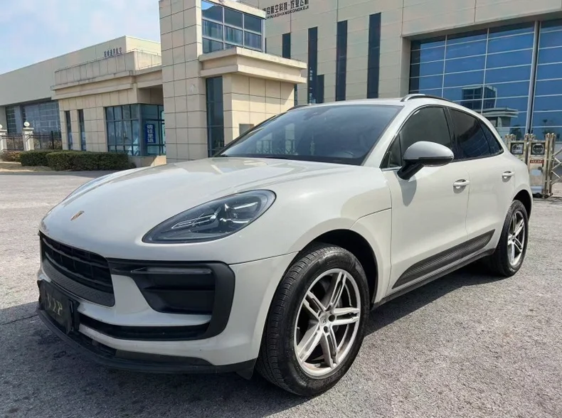 保时捷Macan 正面外观三