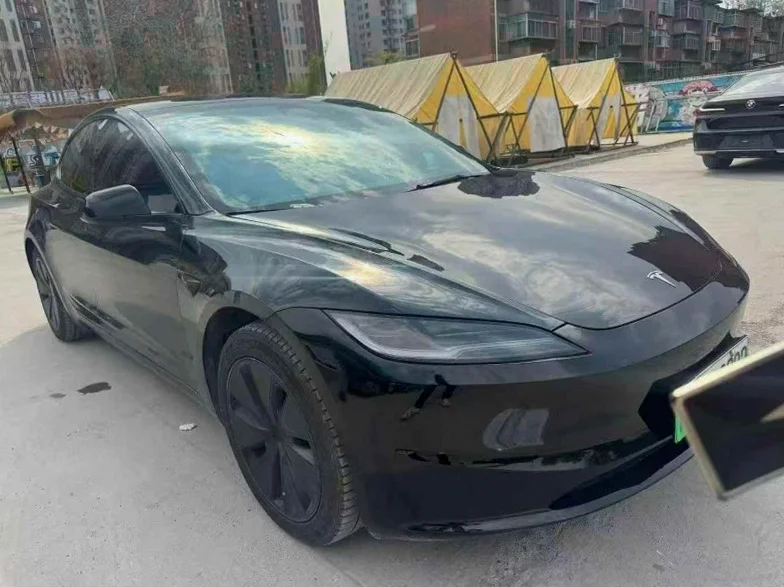 特斯拉MODEL 正面外观二