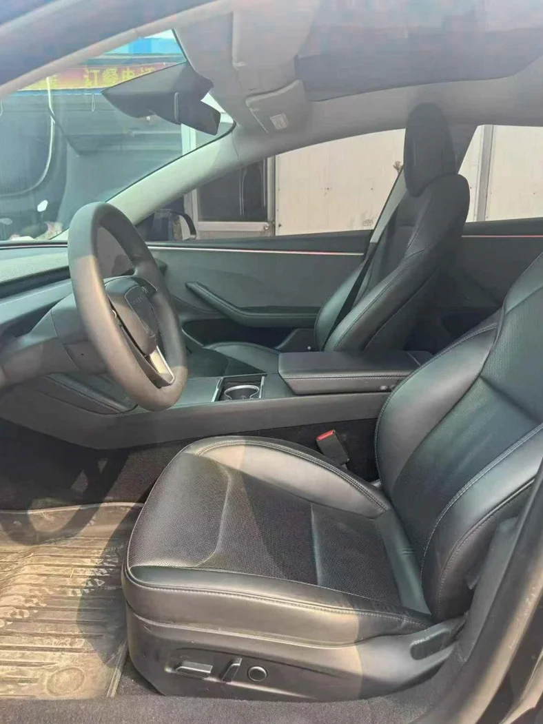 特斯拉MODEL 后面外观一