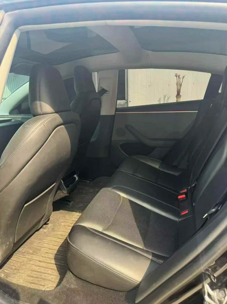 特斯拉MODEL 后面外观二