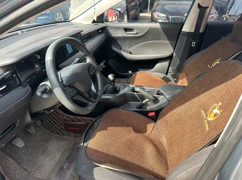 荣威i5 后面外观一