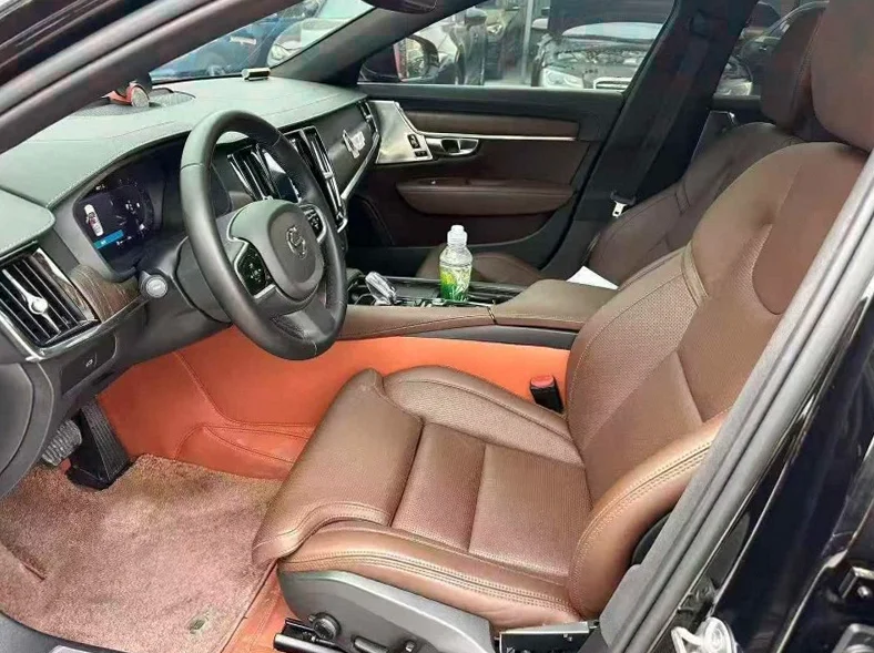 沃尔沃S90 后面外观一