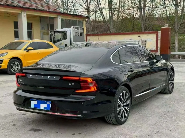 沃尔沃S90 内饰前排