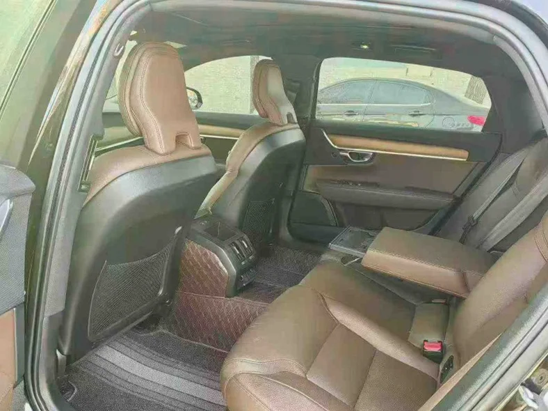 沃尔沃S90 后面外观一