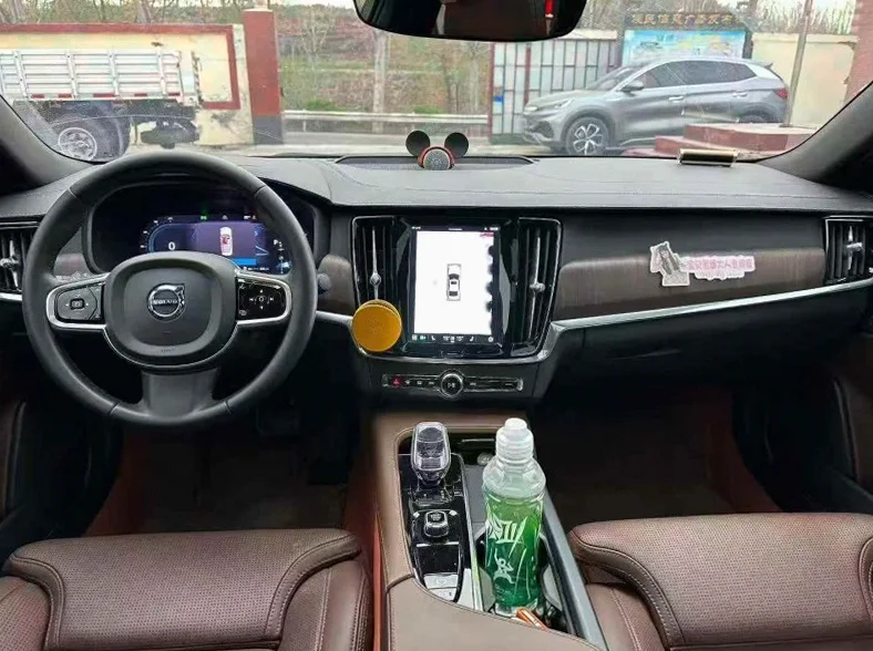 沃尔沃S90 后面外观二