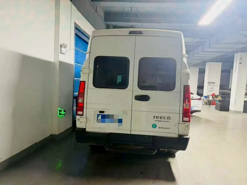 依维柯得意 后面外观三