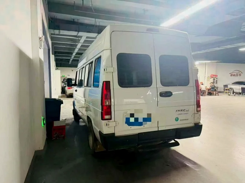 依维柯得意 正面外观三