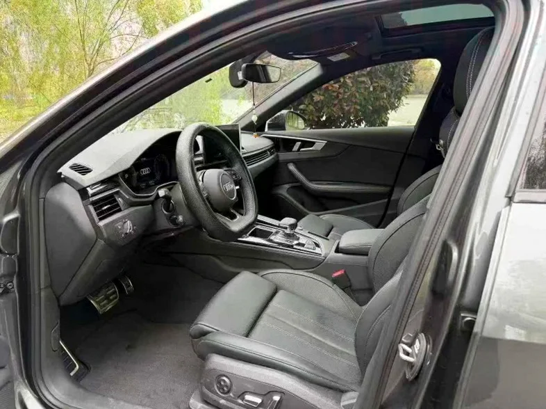 奥迪A4L 后面外观三