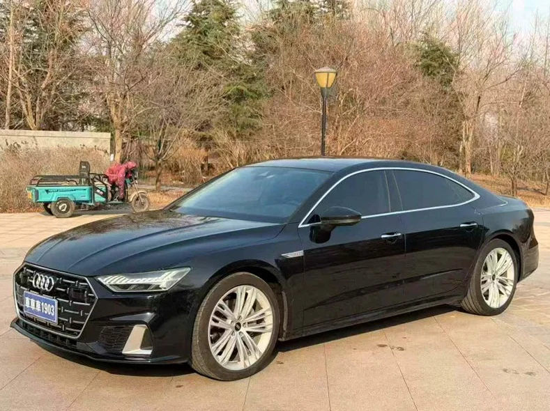 奥迪A7L 正面外观三