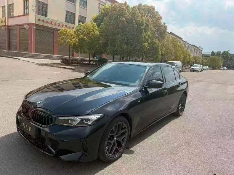 宝马3系 正面外观二