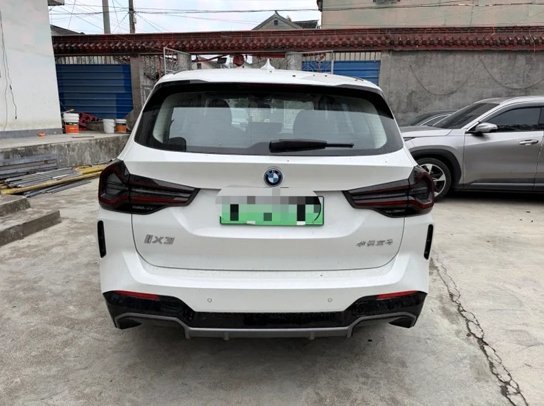宝马IX 后面外观三