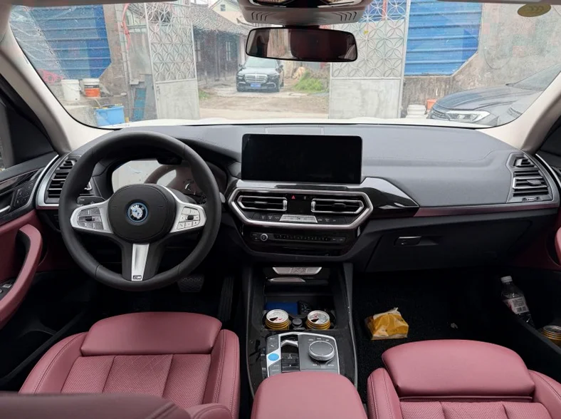 宝马IX 后面外观一