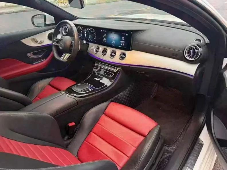 奔驰E 后面外观二