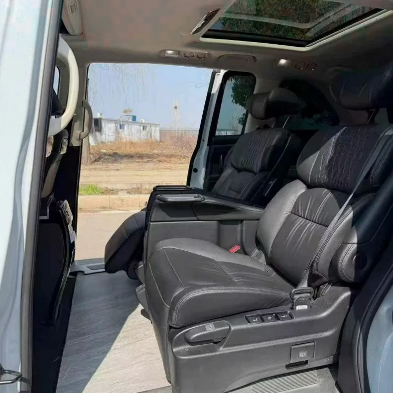 本田艾力绅 后面外观二