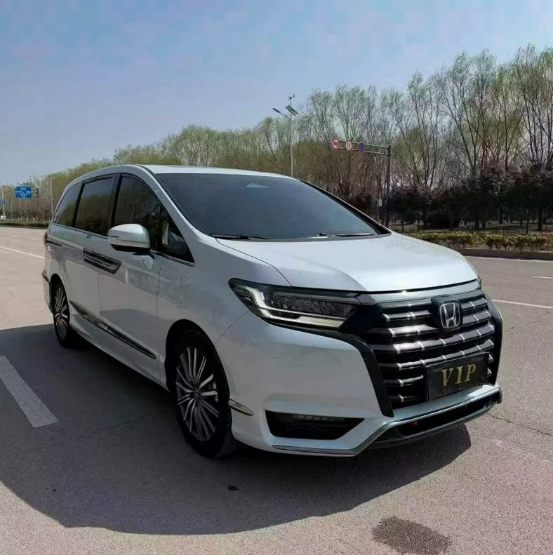 本田艾力绅 正面外观二