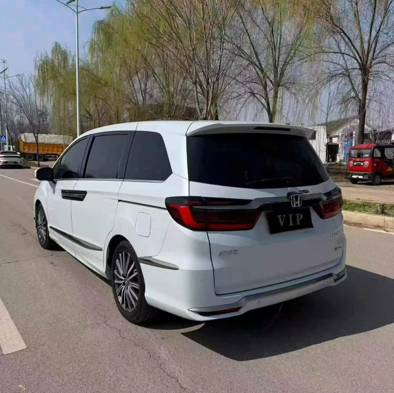 本田艾力绅 内饰前排