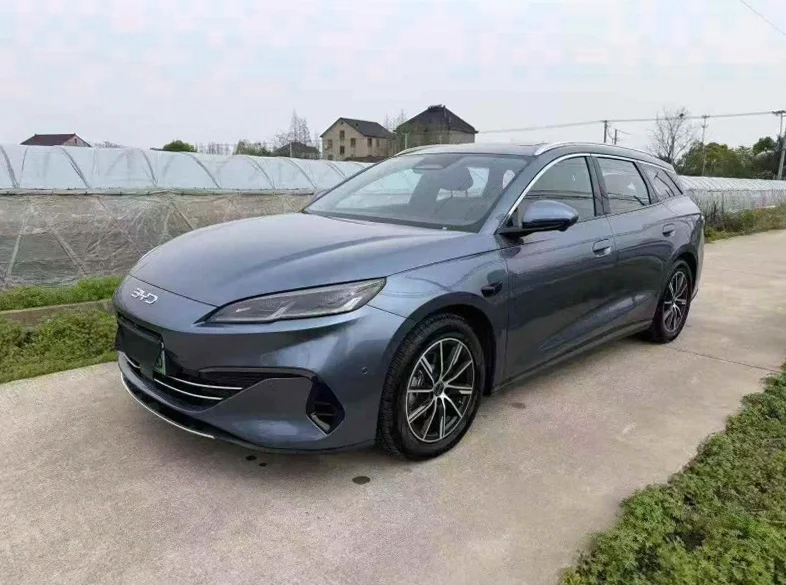 比亚迪海豹 正面外观二