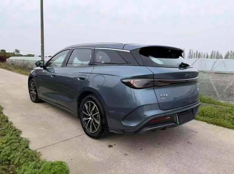 比亚迪海豹 内饰前排