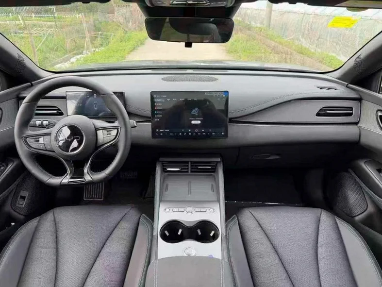 比亚迪海豹 后面外观一