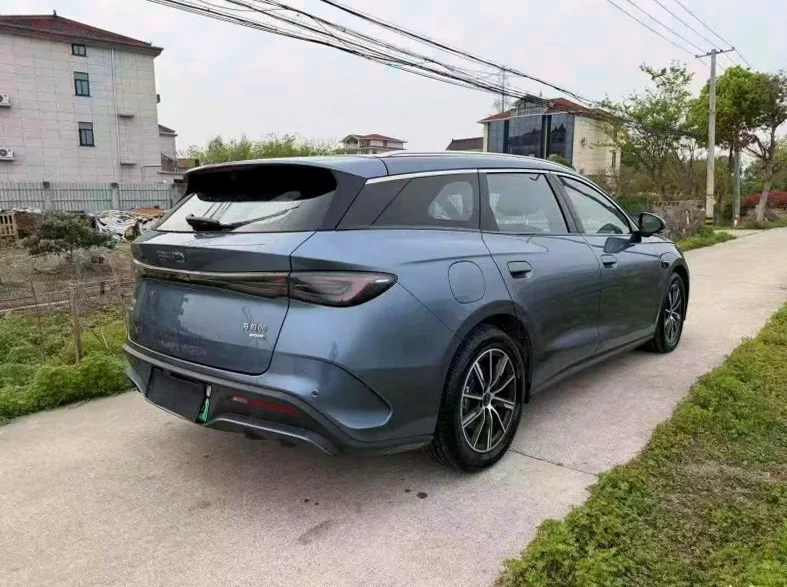 比亚迪海豹 内饰后排