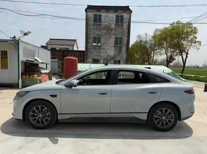 比亚迪秦 正面外观二