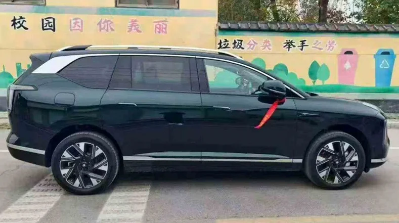 传祺昊铂GT 正面外观三