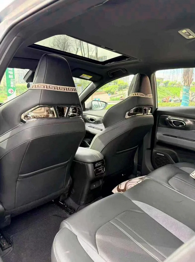 传祺影豹 后面外观一