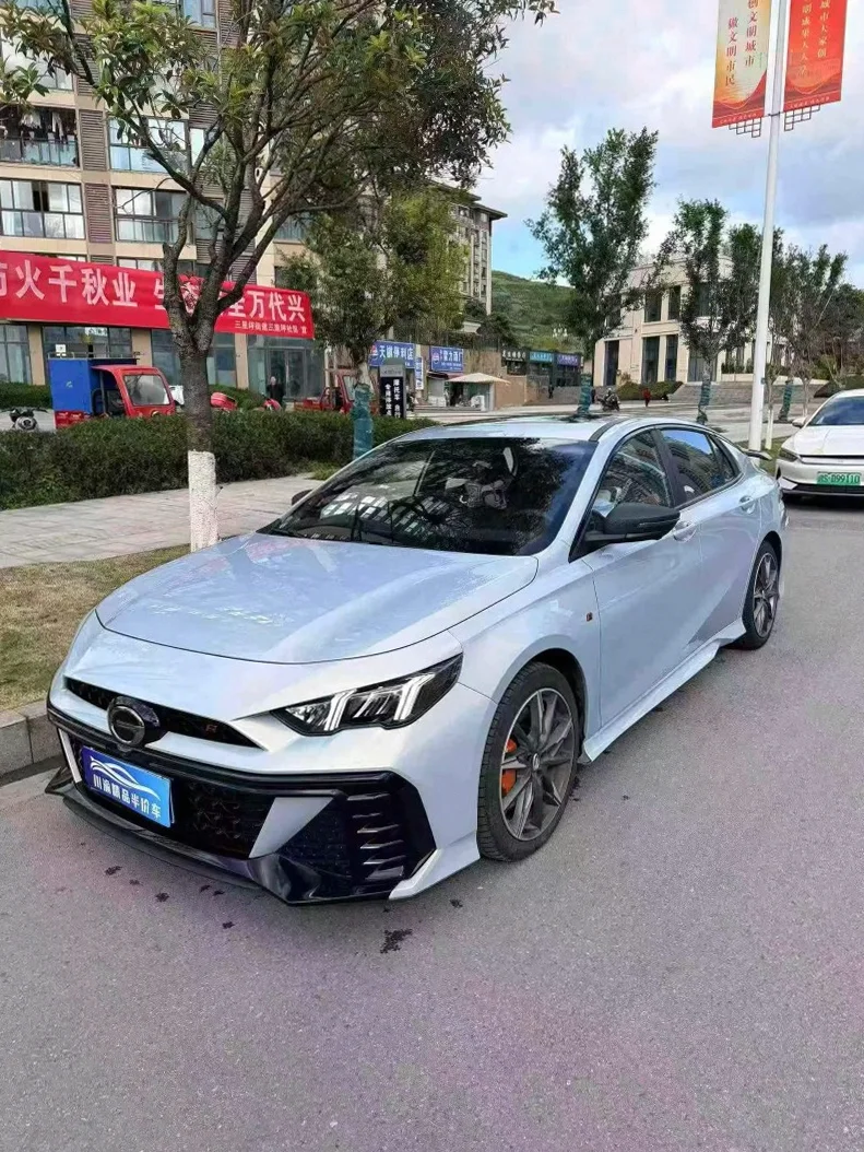 传祺影豹 正面外观三