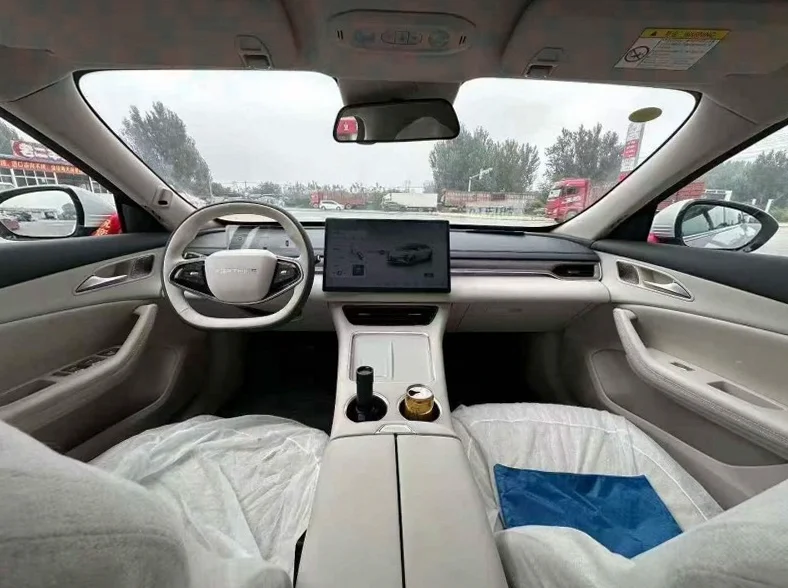 东风星海 内饰前排