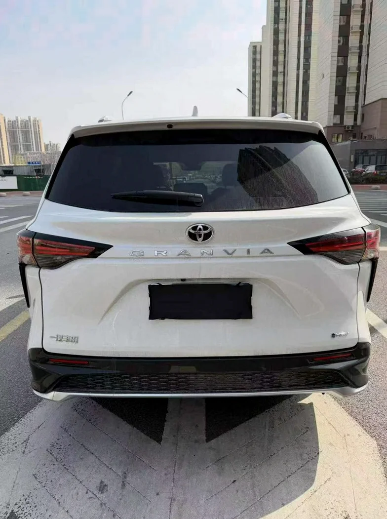 丰田格瑞维亚 内饰前排