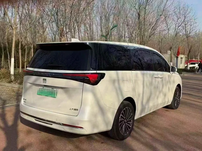 别克GL8 后面外观二