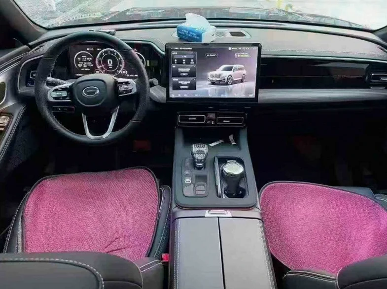 传祺GS8 内饰前排