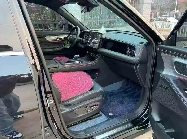 传祺GS8 后面外观一