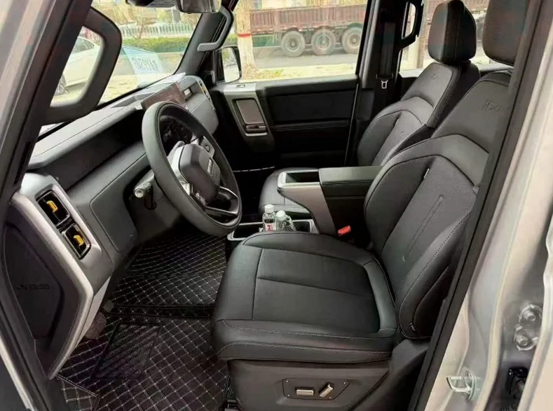 奇瑞ICAR 后面外观一